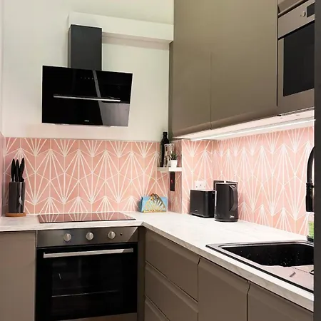 Elegant With Private Entrance Apartment Dublin